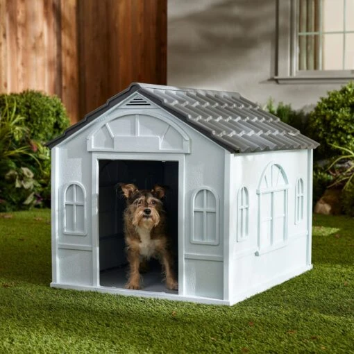 Frisco Deluxe Plastic Outdoor Dog House -Dog Supplies 370357 MAIN. AC SS1800 V1660701208